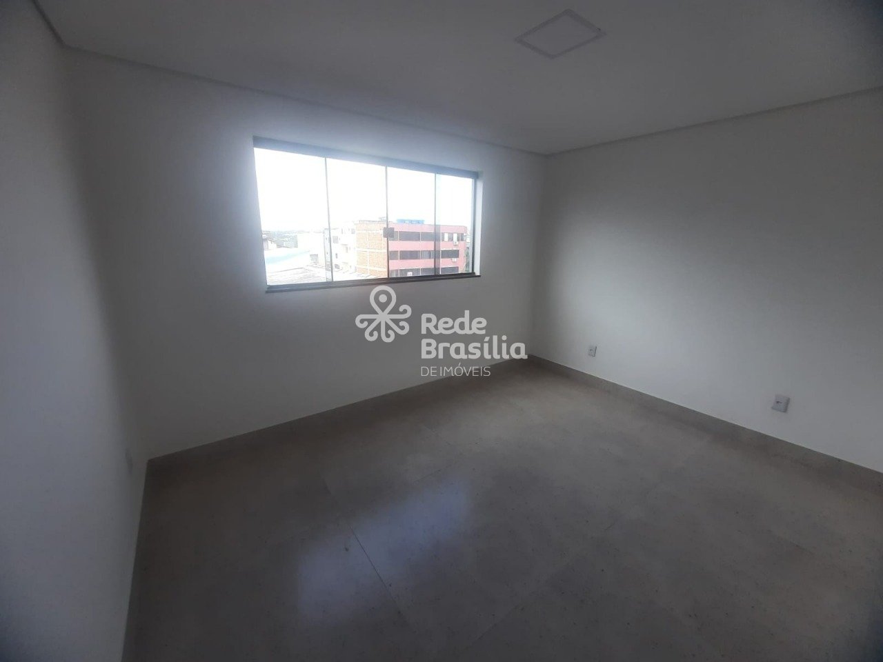 Imagem da propriedade UB1570 6