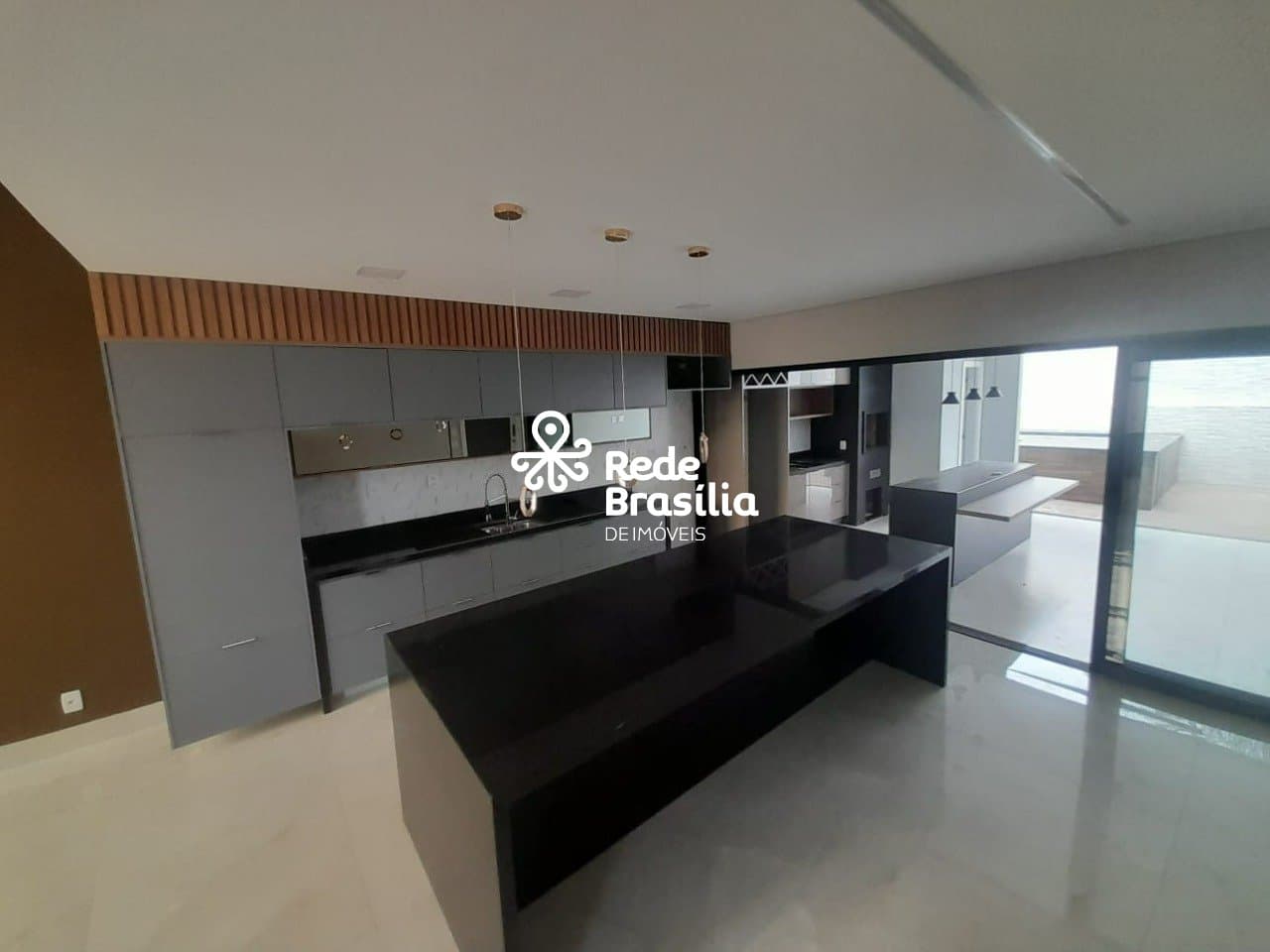 Imagem da propriedade UB1595 8