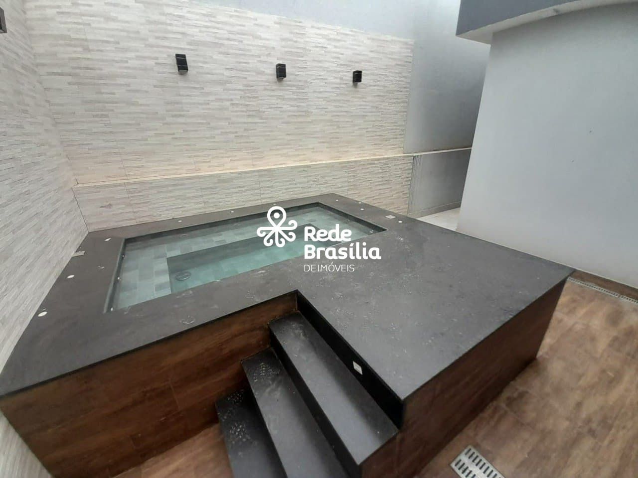 Imagem da propriedade UB1595 32