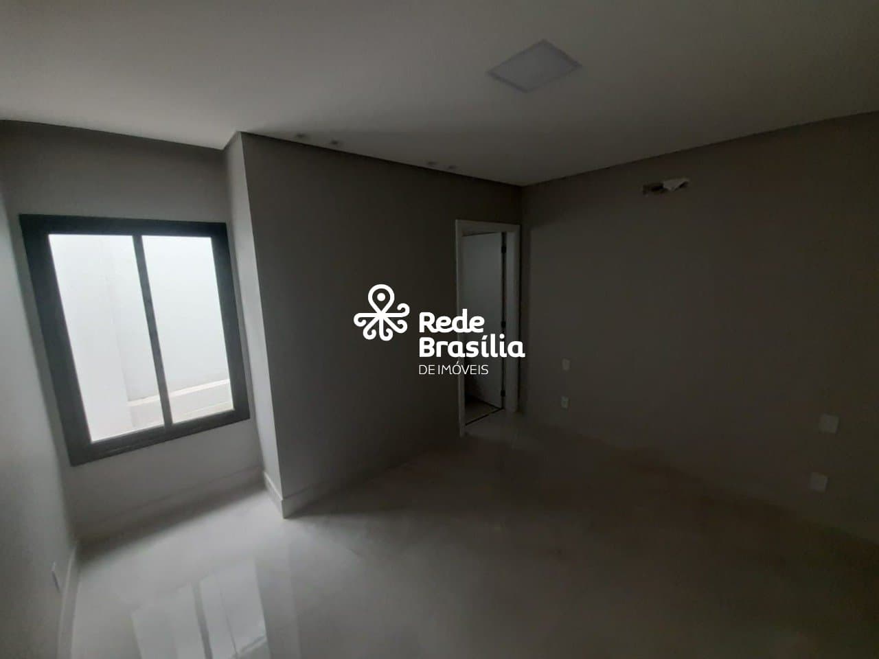 Imagem da propriedade UB1595 19